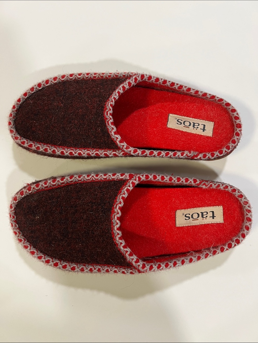 Taos - Red Marled Wool Felt Slip-On Slippers with Gray Trim, Braided EUC